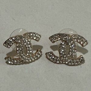 Beautiful GoldTone Earrings  
Found at local estate sale